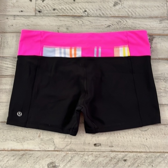 🌻 Lululemon Run Fast Track Short
Black/Groovy Stripe Multi/ Raspberry Glo Light - Picture 6 of 8